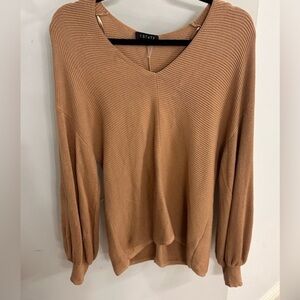 1 state camel sweater | size Large